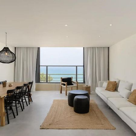 Stylish & Spacious 3 Bedroom Apartment By The Sea Netanya Bagian luar foto