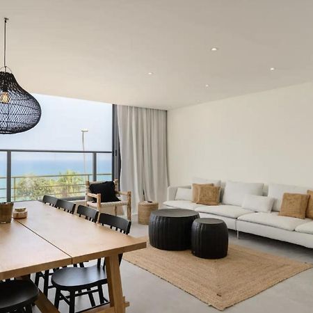 Stylish & Spacious 3 Bedroom Apartment By The Sea Netanya Bagian luar foto