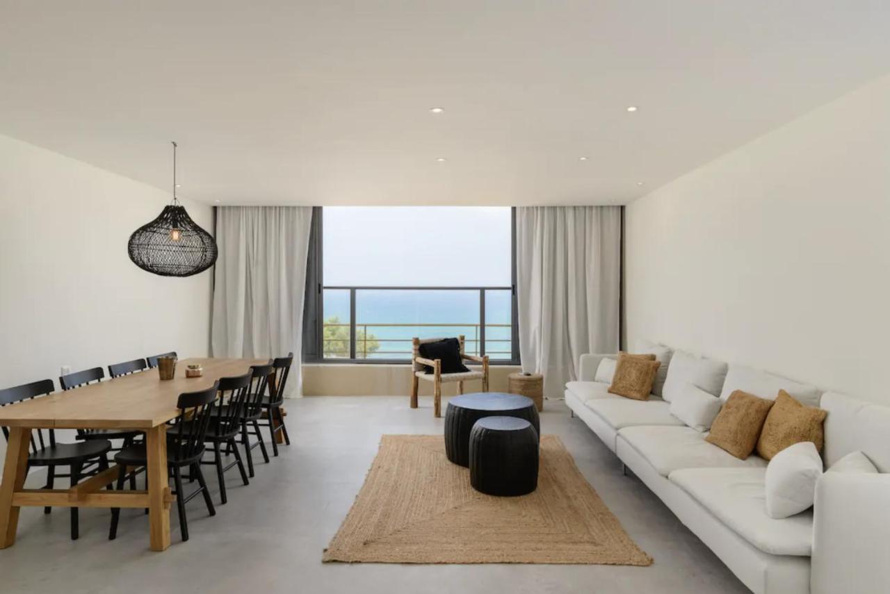 Stylish & Spacious 3 Bedroom Apartment By The Sea Netanya Bagian luar foto