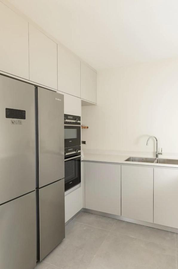Stylish & Spacious 3 Bedroom Apartment By The Sea Netanya Bagian luar foto